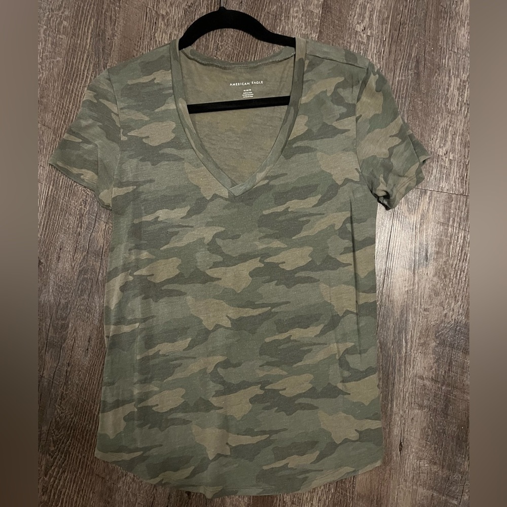 American eagle camo tee size M